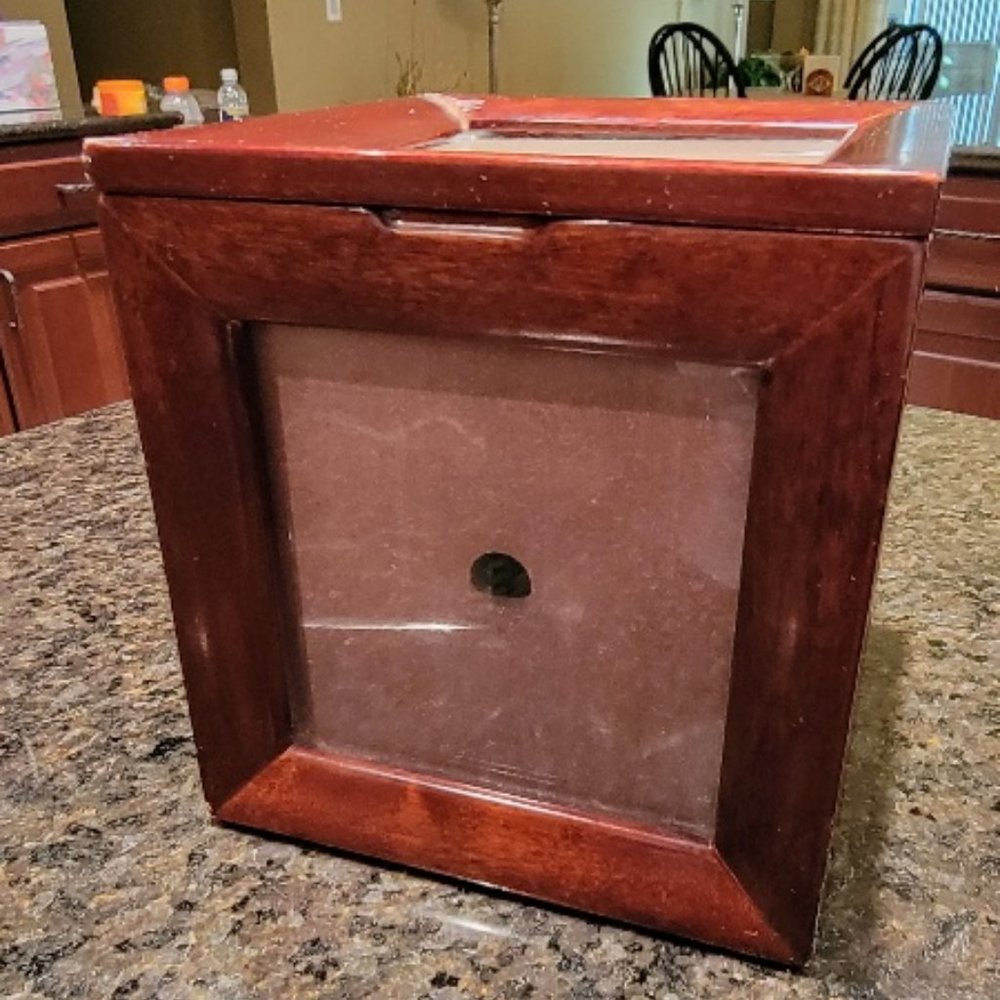 Bombay Photo Box 5x5x5"